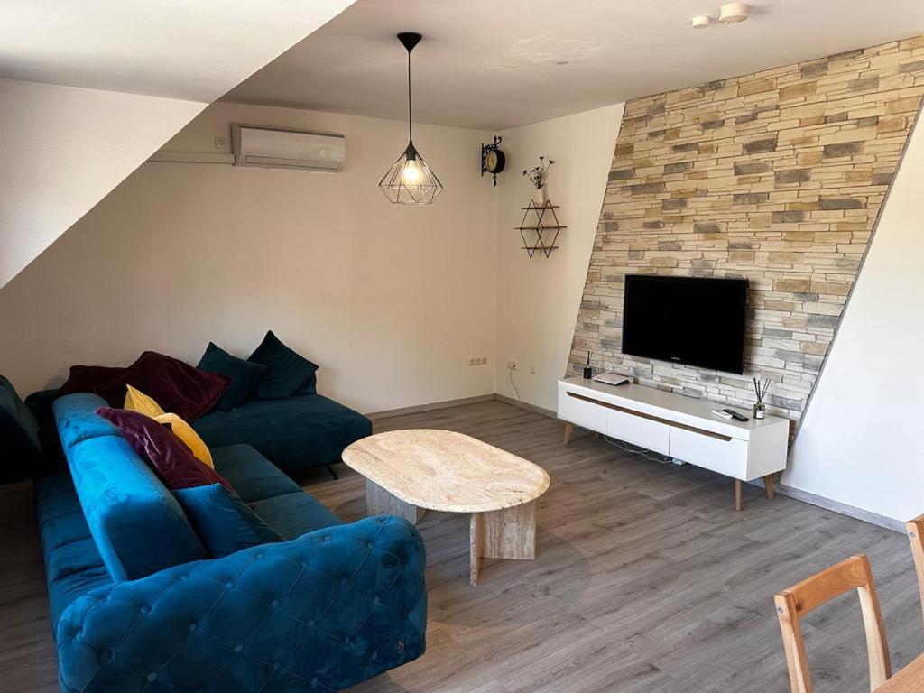 A&V Apartments Wunderschoene Rheinblick Wohnung Zum Entspannen Apt Ela Duisburg Buitenkant foto