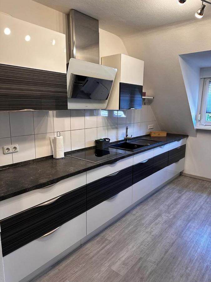 A&V Apartments Wunderschoene Rheinblick Wohnung Zum Entspannen Apt Ela Duisburg Buitenkant foto