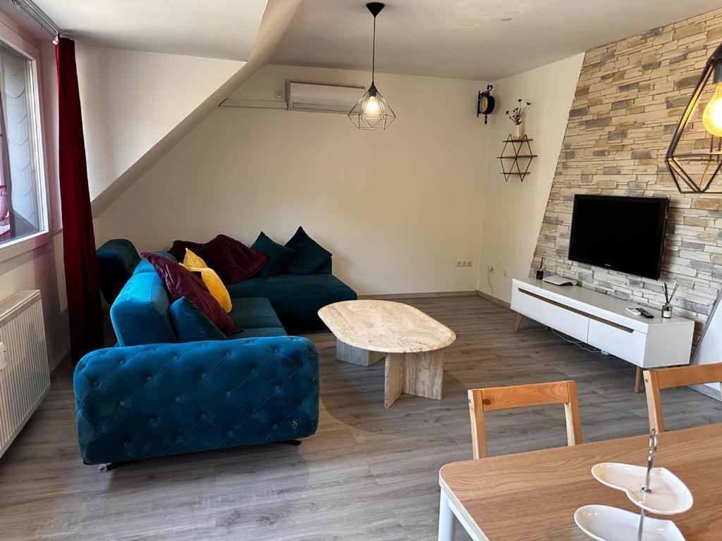 A&V Apartments Wunderschoene Rheinblick Wohnung Zum Entspannen Apt Ela Duisburg Buitenkant foto