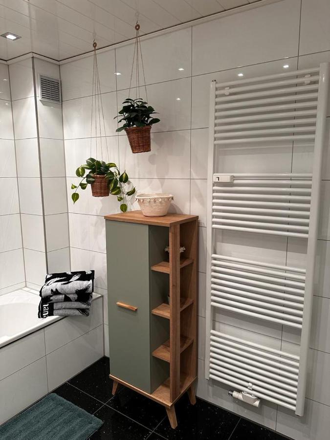 A&V Apartments Wunderschoene Rheinblick Wohnung Zum Entspannen Apt Ela Duisburg Buitenkant foto