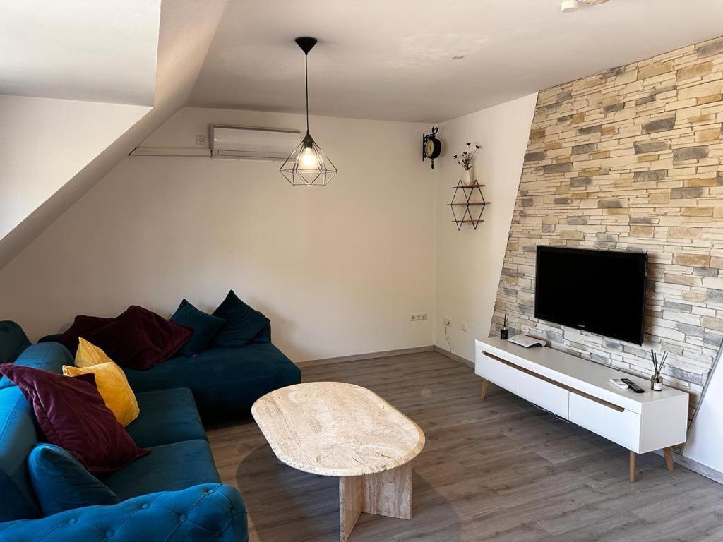 A&V Apartments Wunderschoene Rheinblick Wohnung Zum Entspannen Apt Ela Duisburg Buitenkant foto