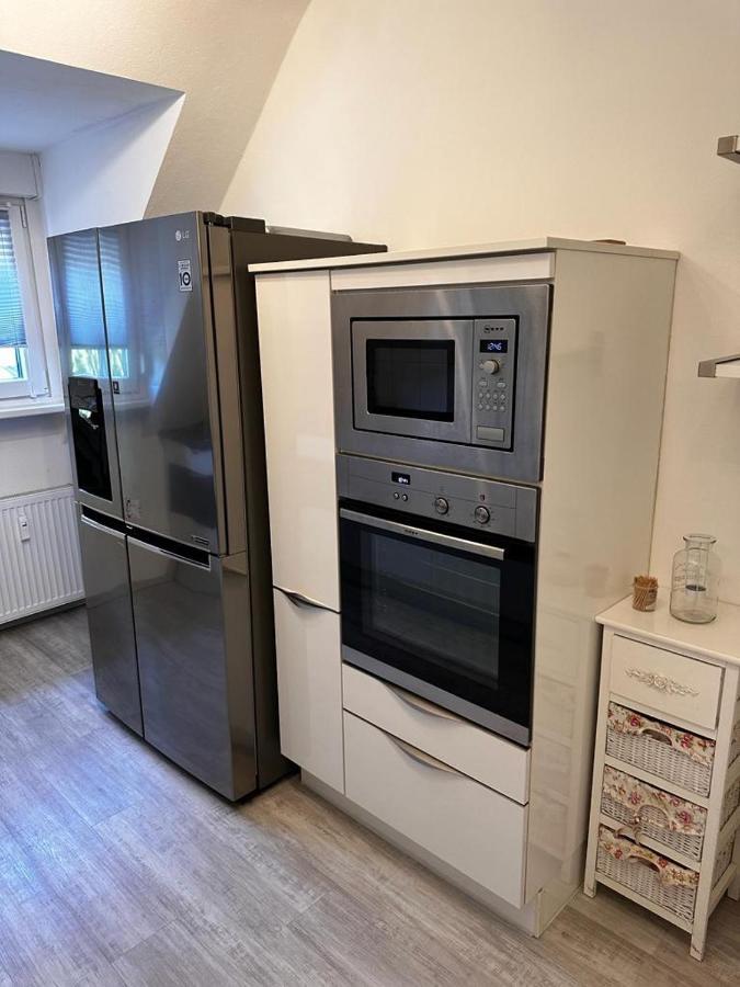A&V Apartments Wunderschoene Rheinblick Wohnung Zum Entspannen Apt Ela Duisburg Buitenkant foto